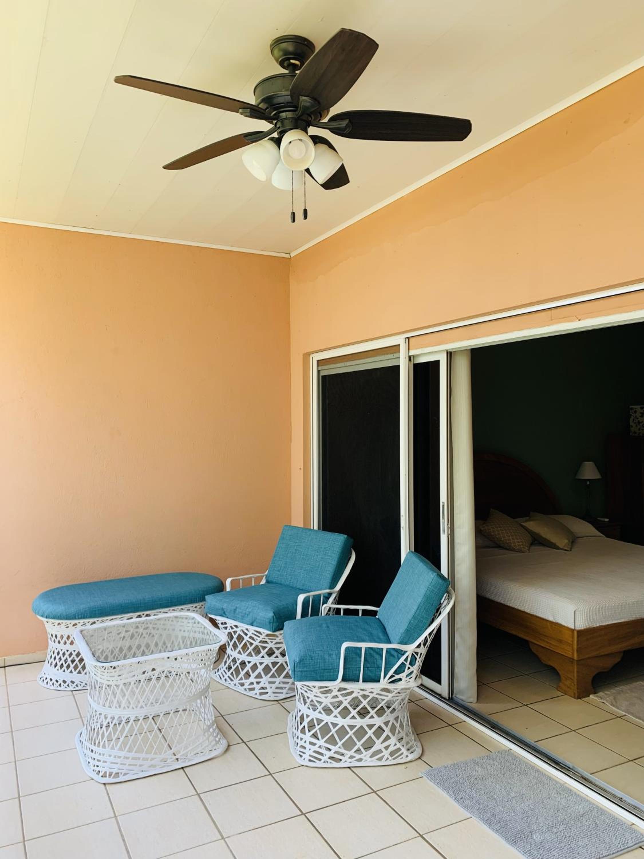 BL30 Bahia Langosta On the Beach 2bed 2bath