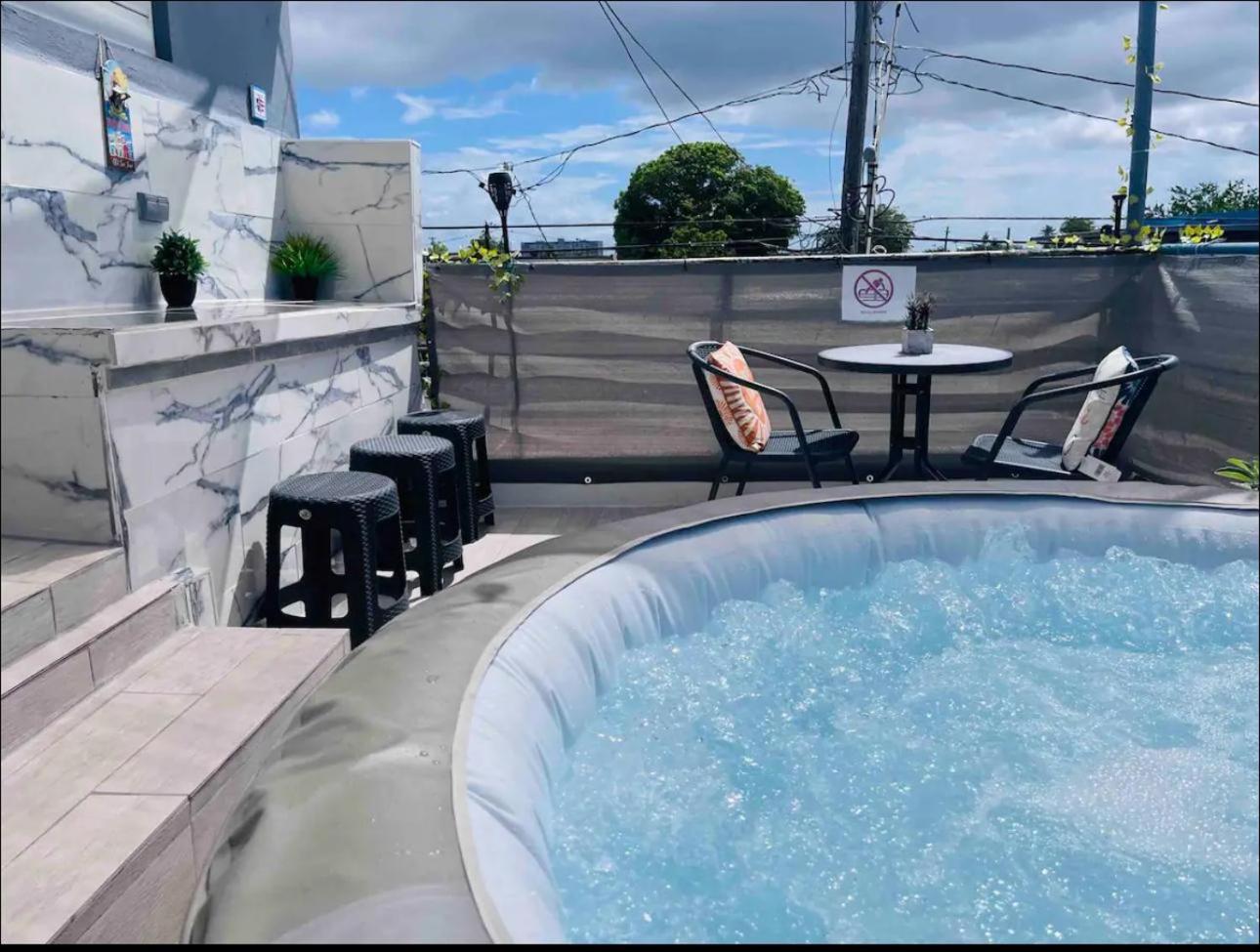 Near airport, Isla Verde, Dinning & top attractions view 2