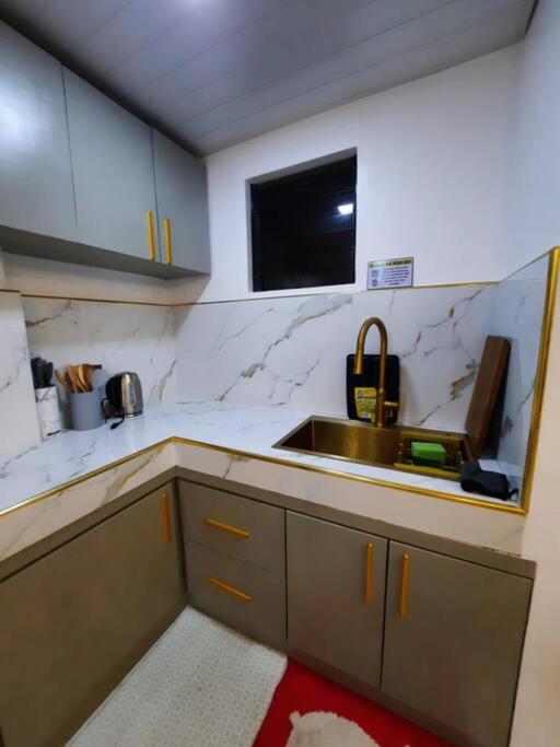 Modern 3BR Gated Townhouse Near SM Mall, Gaisano Mall, Robinson Mall & Ace Hospital view 5