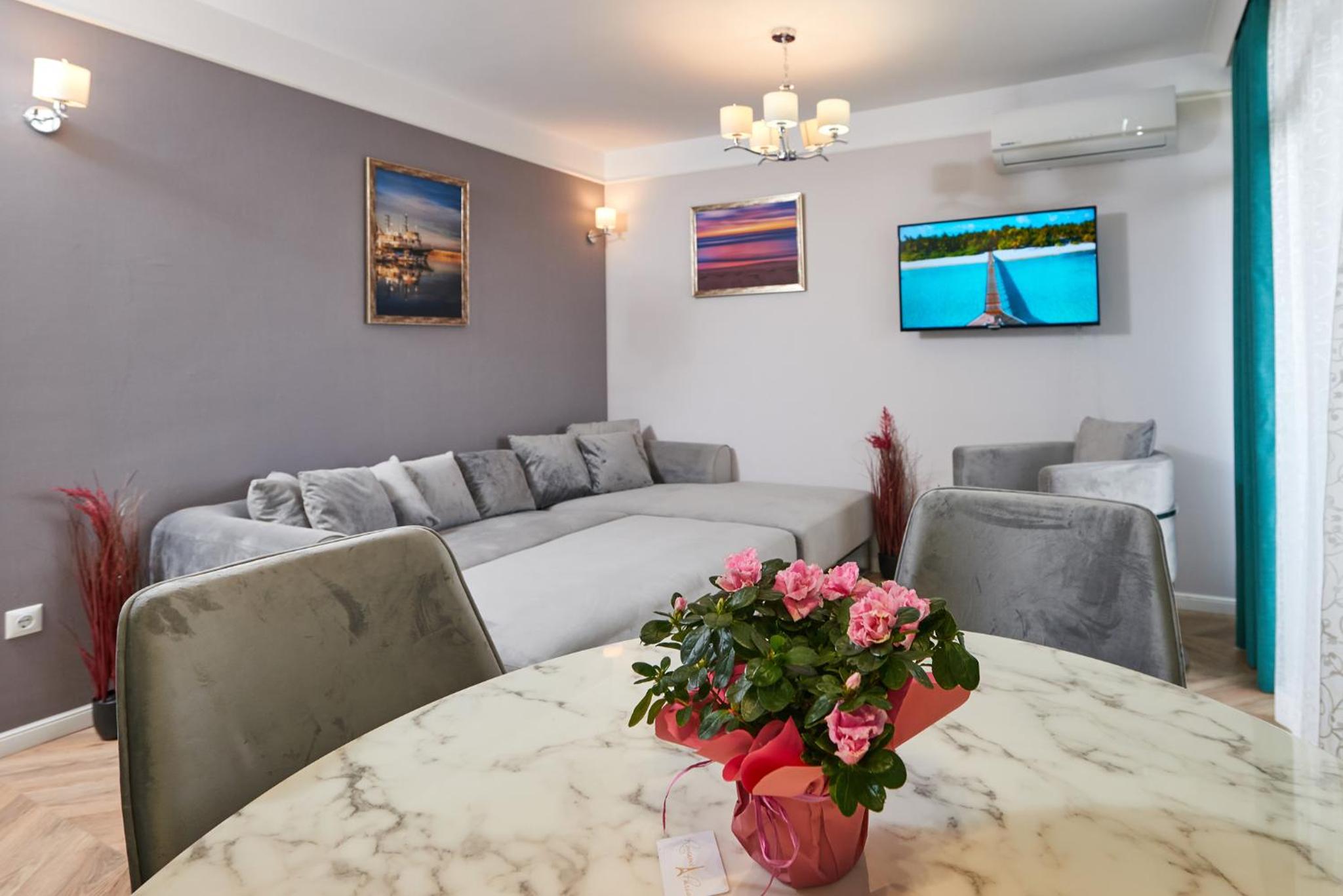 Florance Rentals Luxury Apartments in Saint Vlas