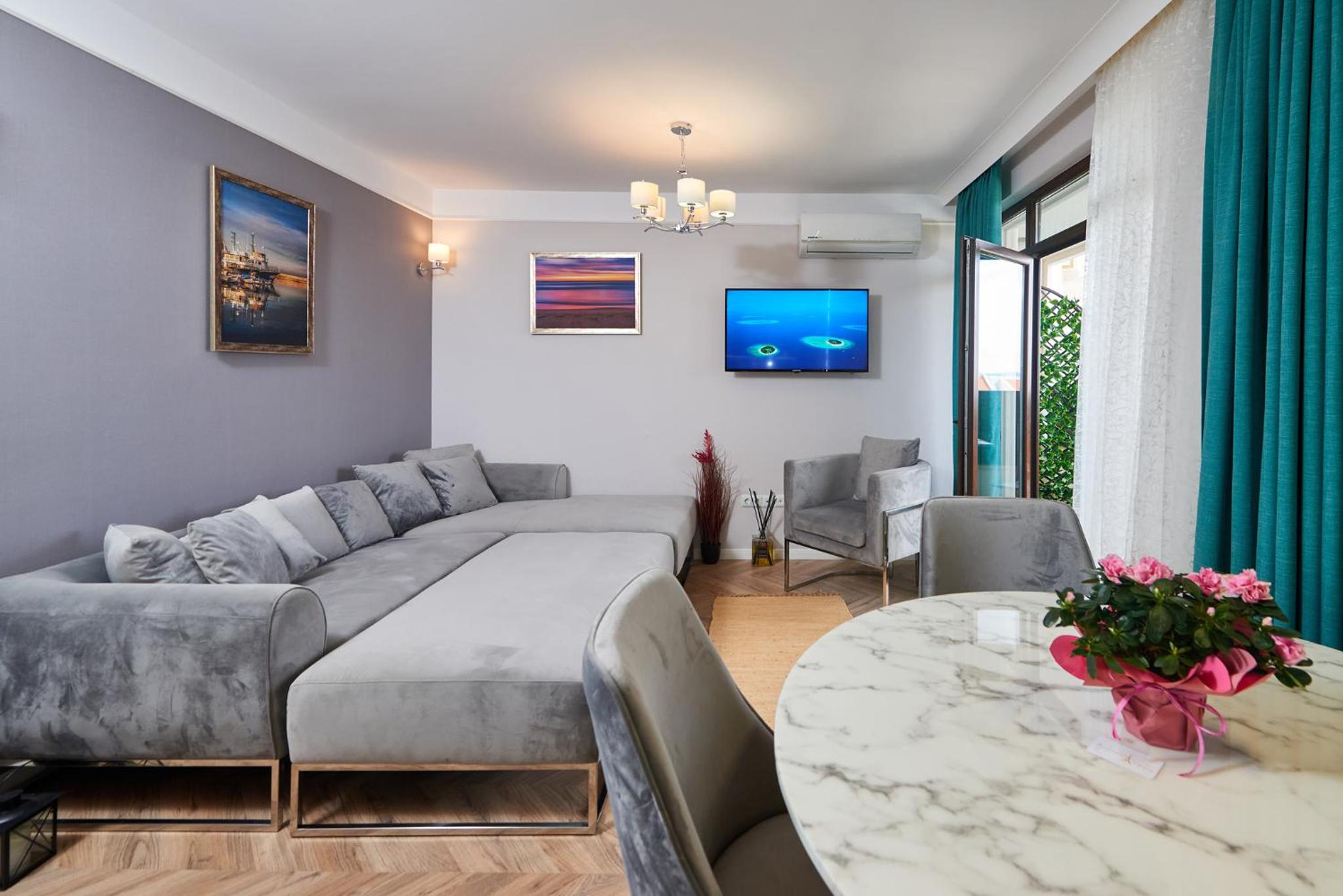 Florance Rentals Luxury Apartments in Saint Vlas