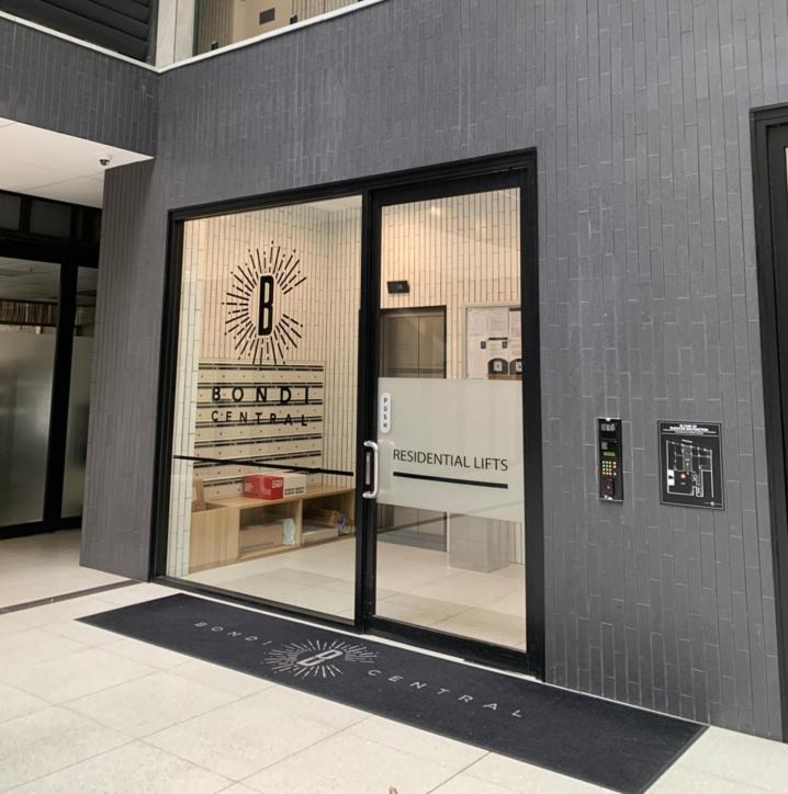 Bondi Central Studio with en-suite, next to Station, plus access to Rooftop BBQ & City View Bliss