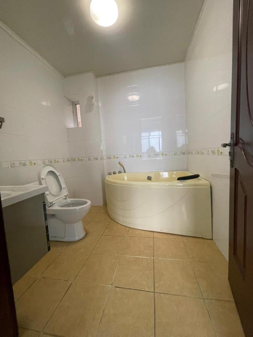 R6 home stay Apartment view 4
