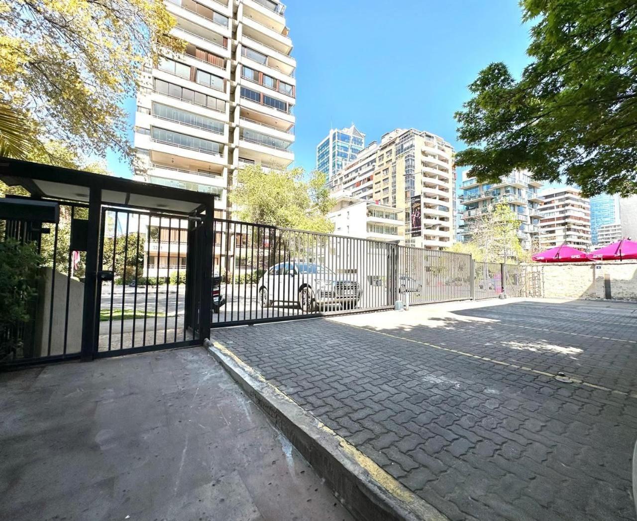 Jardín privado para familias y trabajo