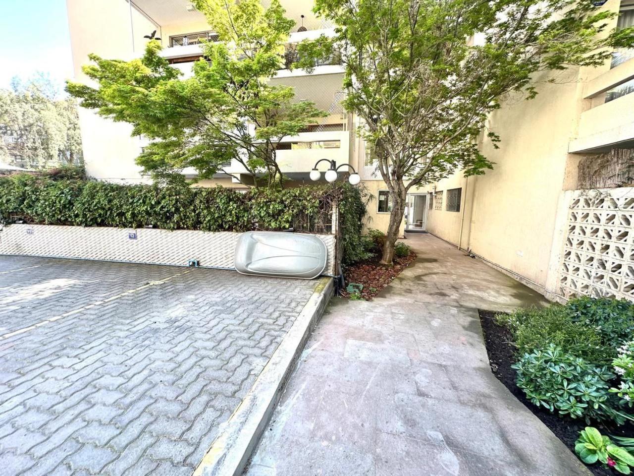 Jardín privado para familias y trabajo