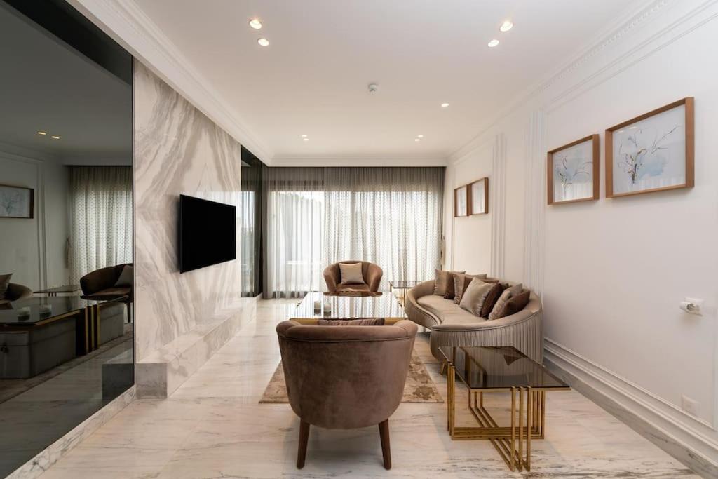 New Cairo Elegant Skyline Studio Overlooking Mirage Golf
