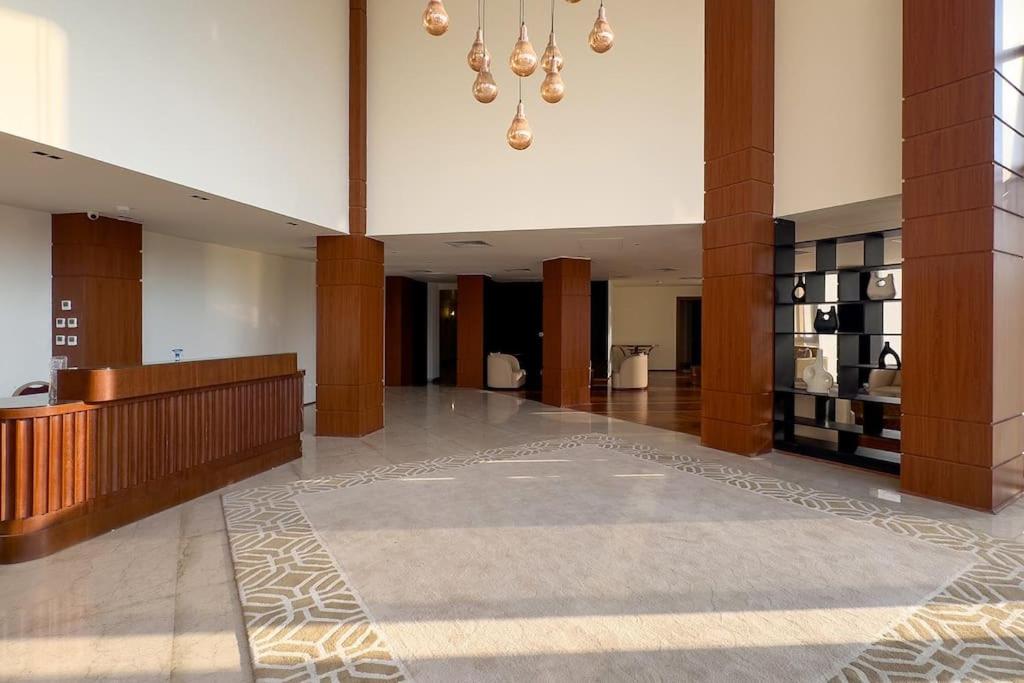 New Cairo Elegant Skyline Studio Overlooking Mirage Golf