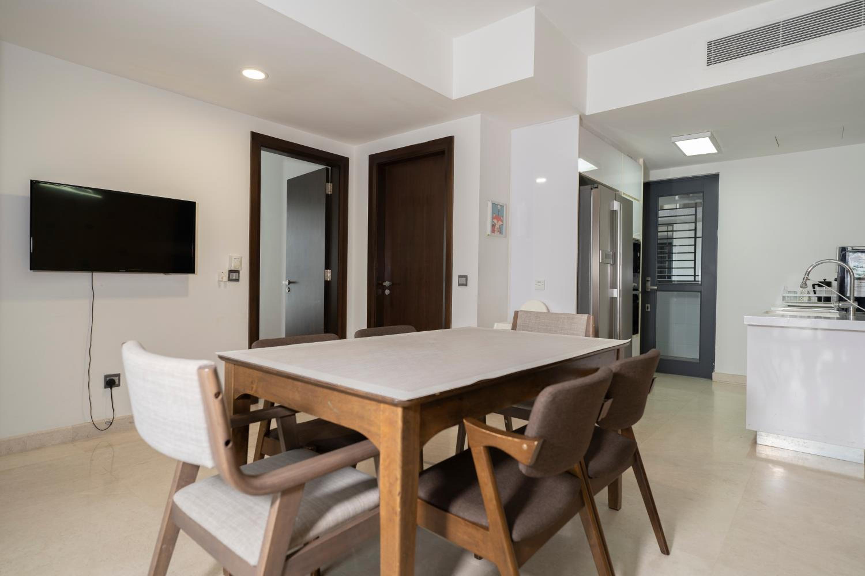 KL Top Location Kid's Theme White Collar Apartment