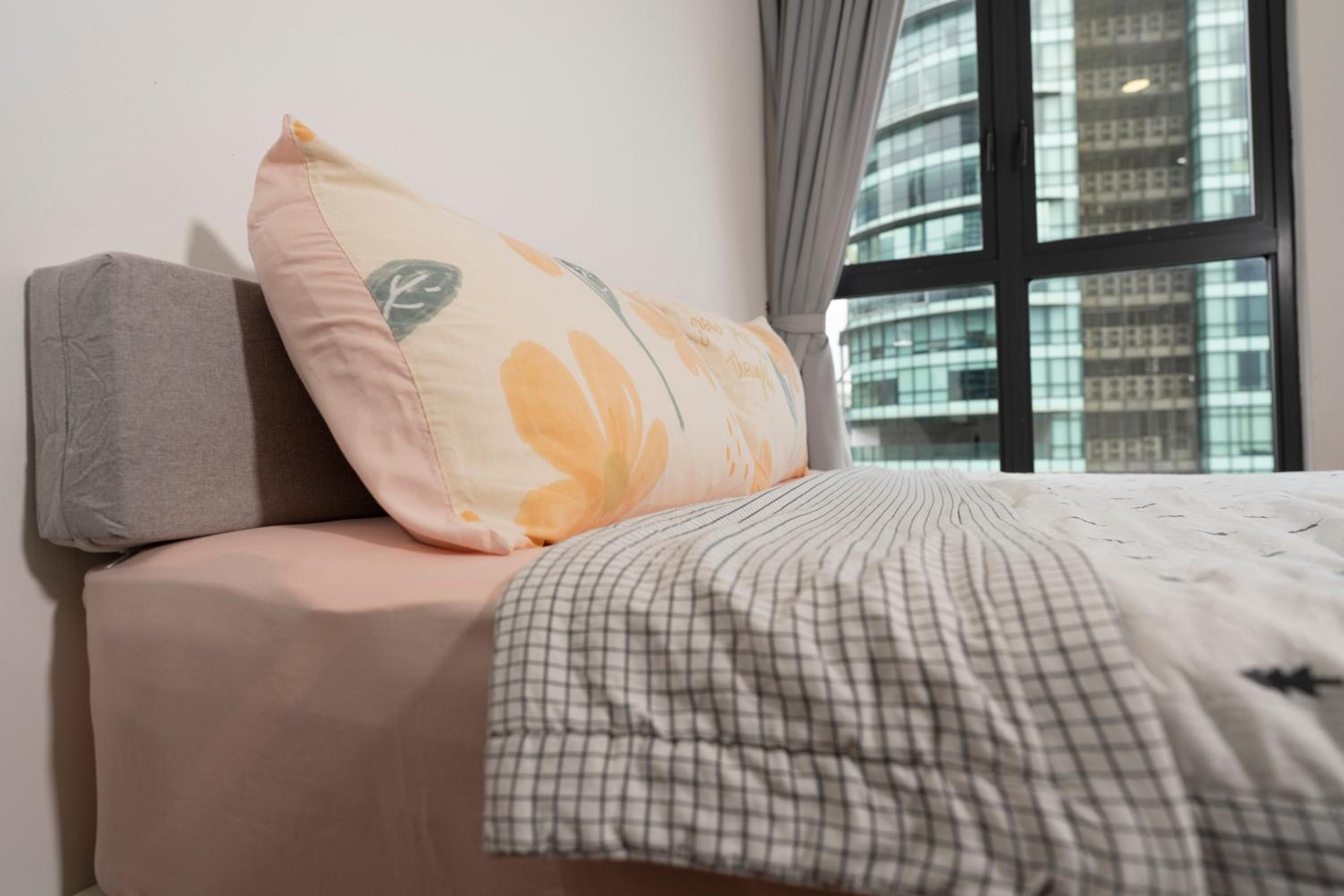 KL Top Location Kid's Theme White Collar Apartment