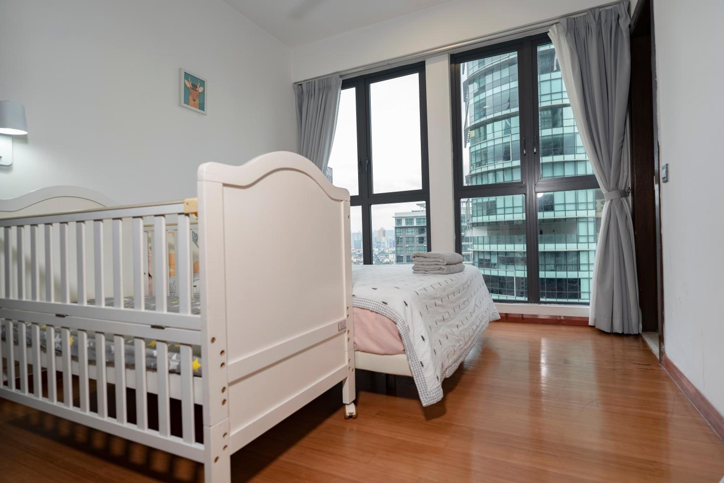KL Top Location Kid's Theme White Collar Apartment