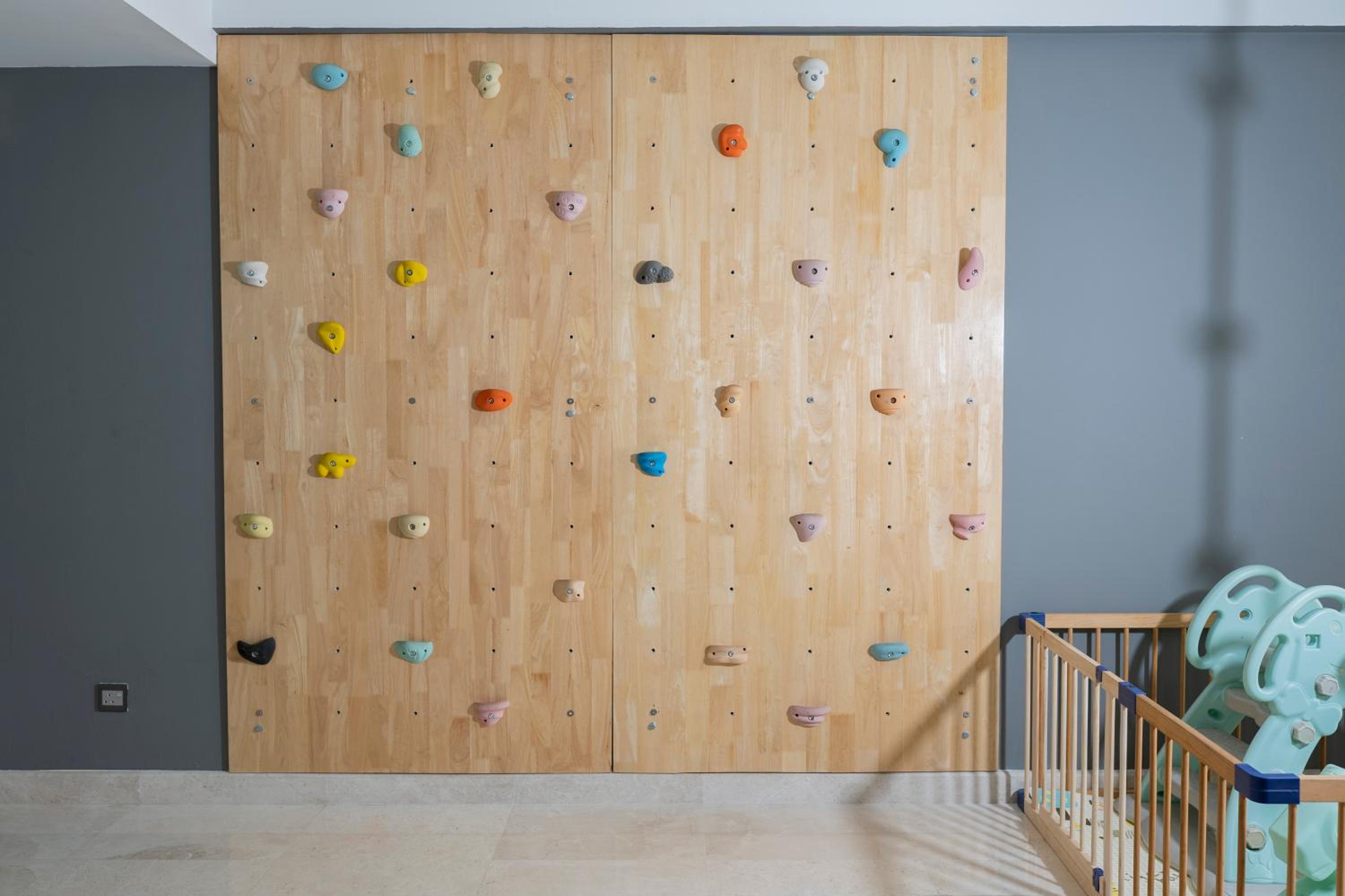KL Top Location Kid's Theme White Collar Apartment