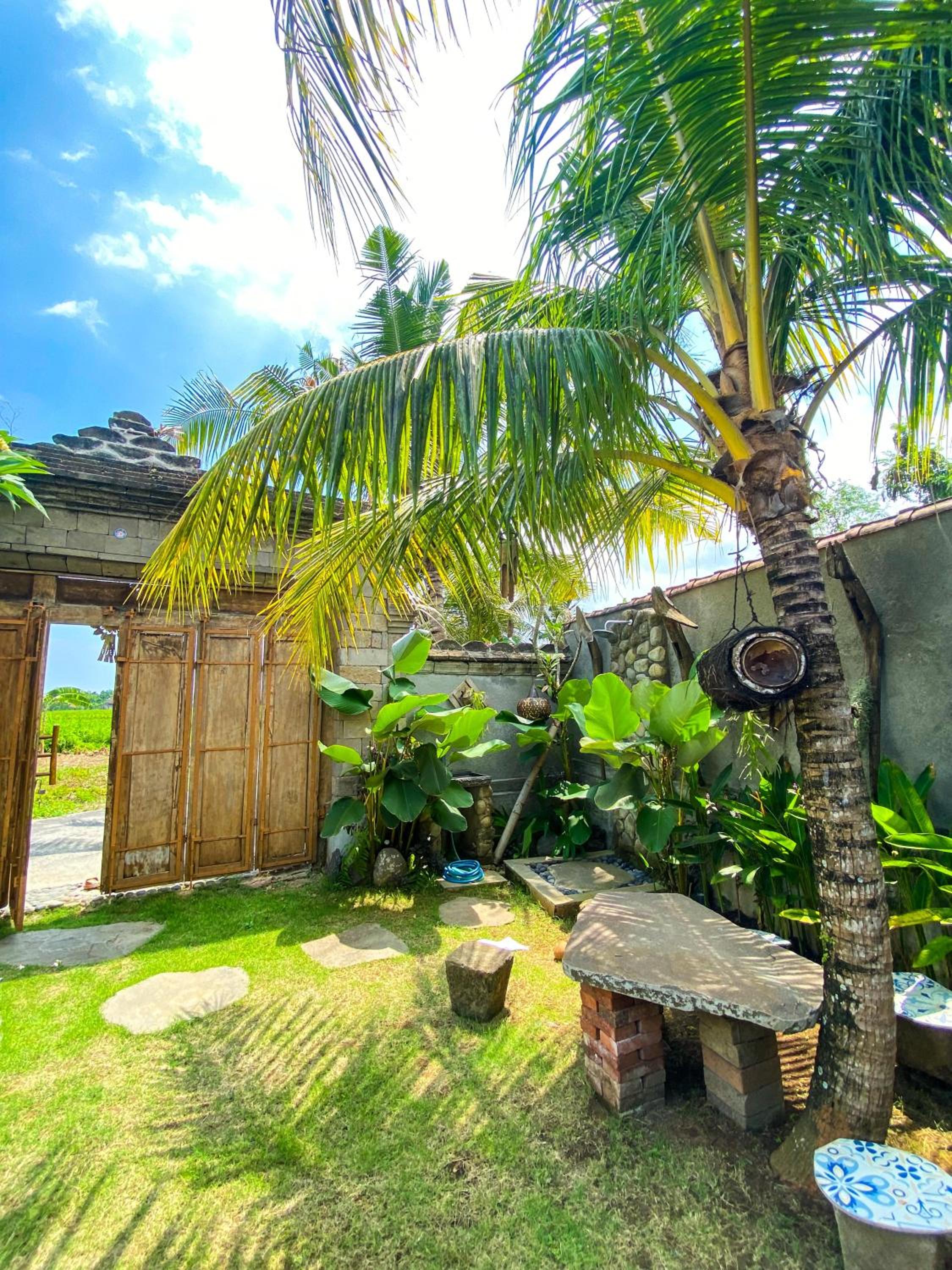 Joglo Breeze Guesthouse and Villa view 4