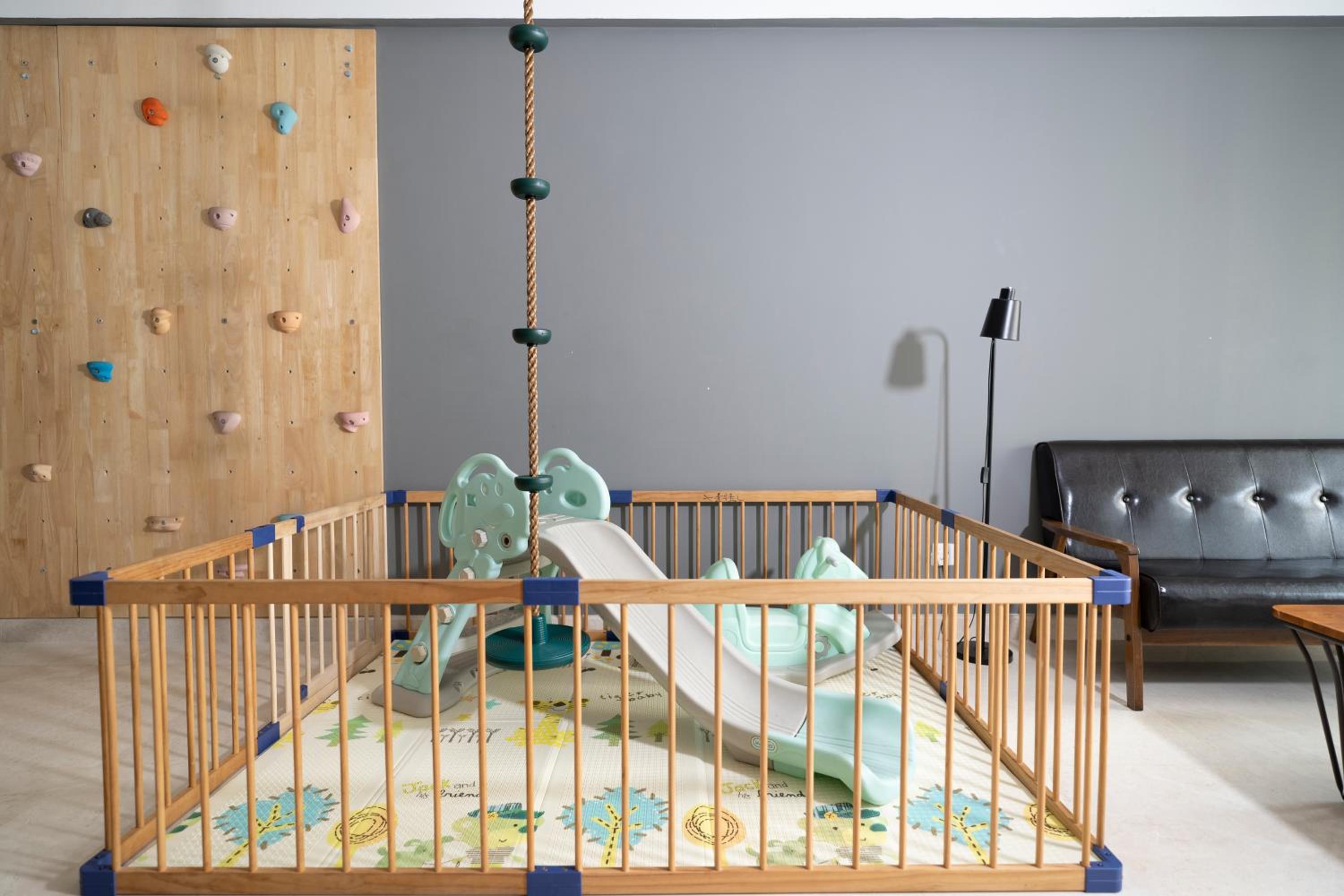 KL Top Location Kid's Theme White Collar Apartment
