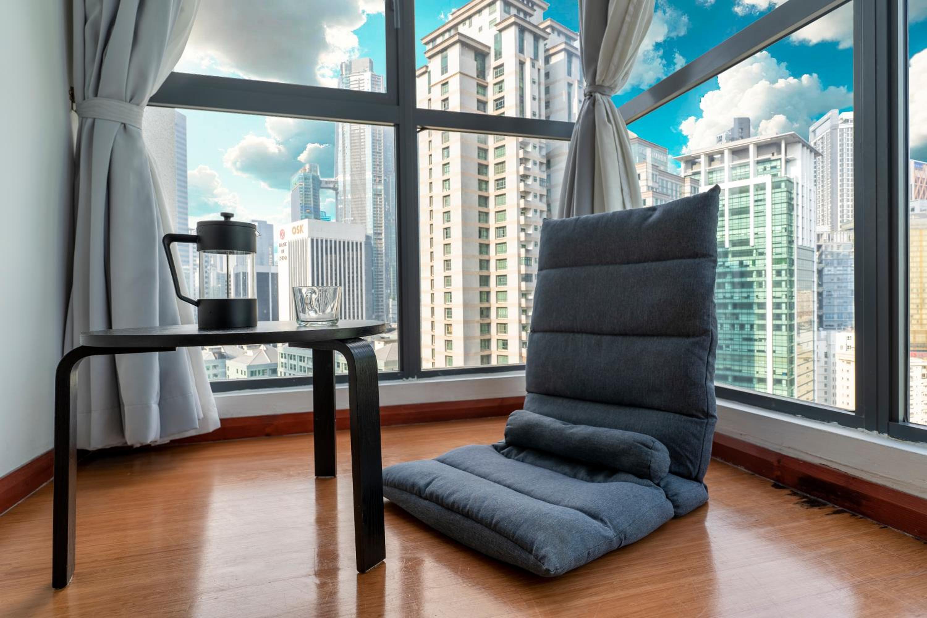 KL Top Location Kid's Theme White Collar Apartment