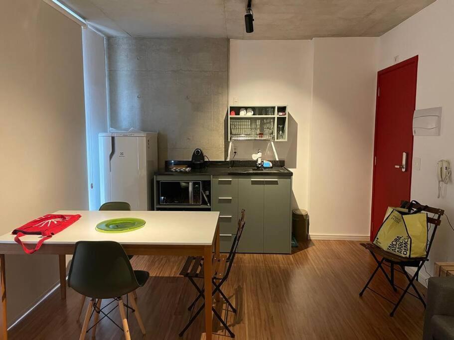 Studio Novo Metrô Garagem EAB807