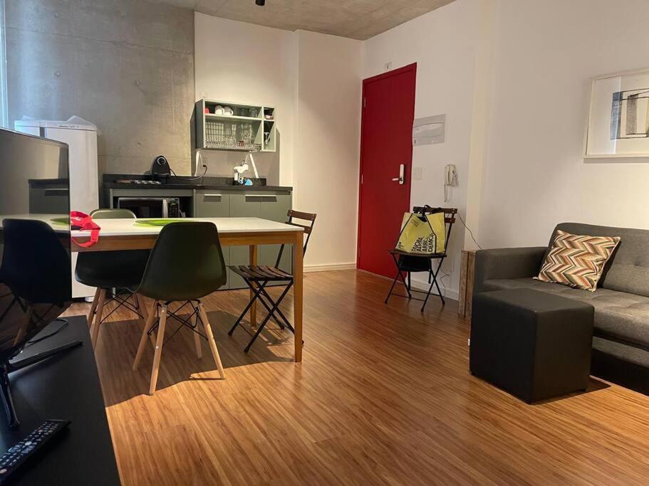 Studio Novo Metrô Garagem EAB807