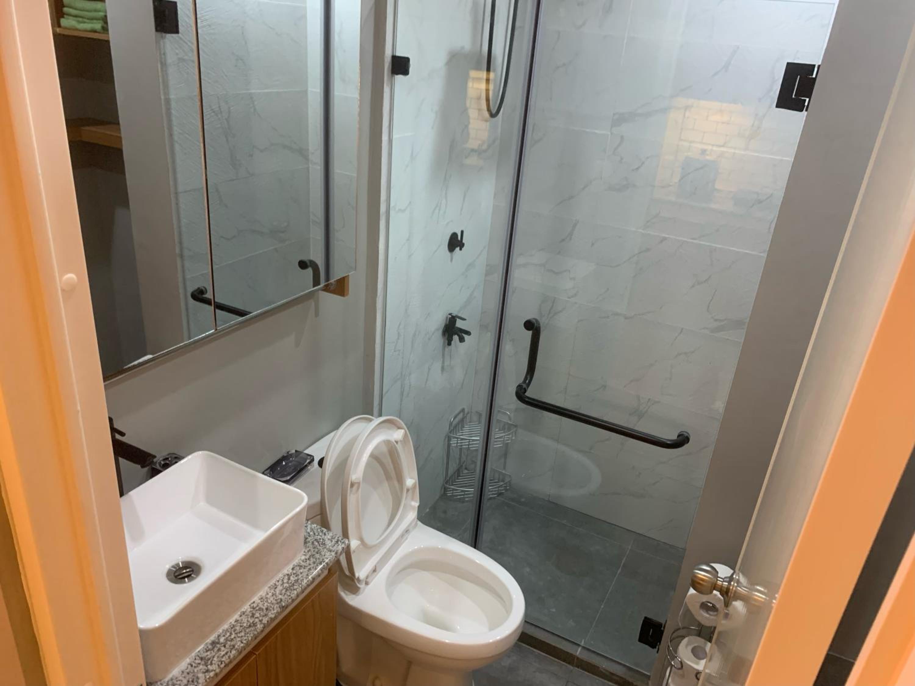 Serene - Cozy unit located in 4th floor view 3