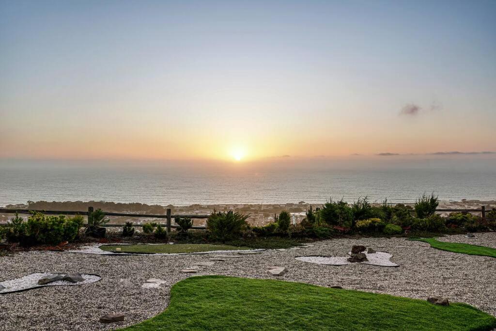 Charming 2BR Coastal Getaway in Pacifica