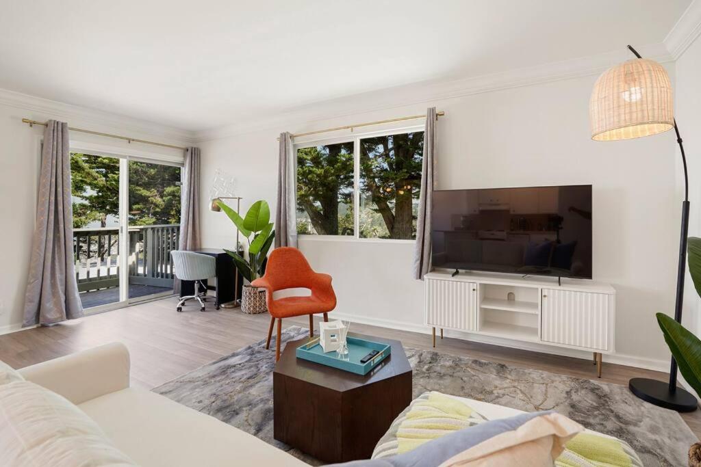 Charming 2BR Coastal Getaway in Pacifica