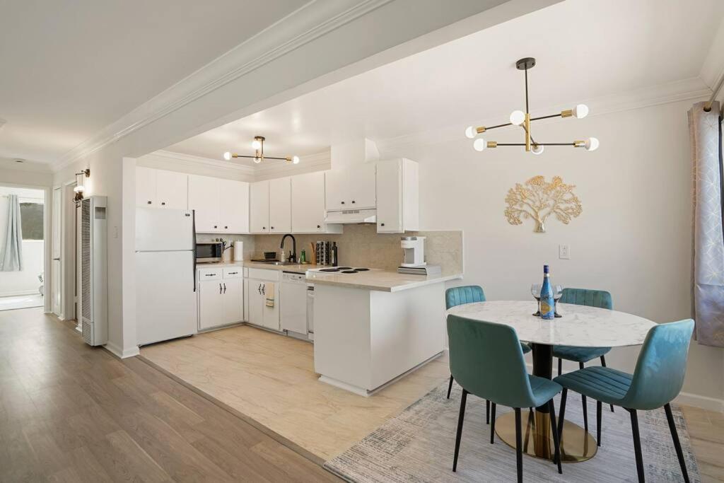 Charming 2BR Coastal Getaway in Pacifica