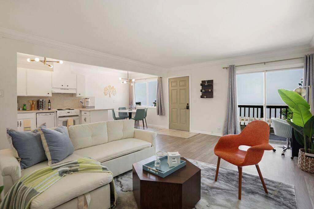 Charming 2BR Coastal Getaway in Pacifica