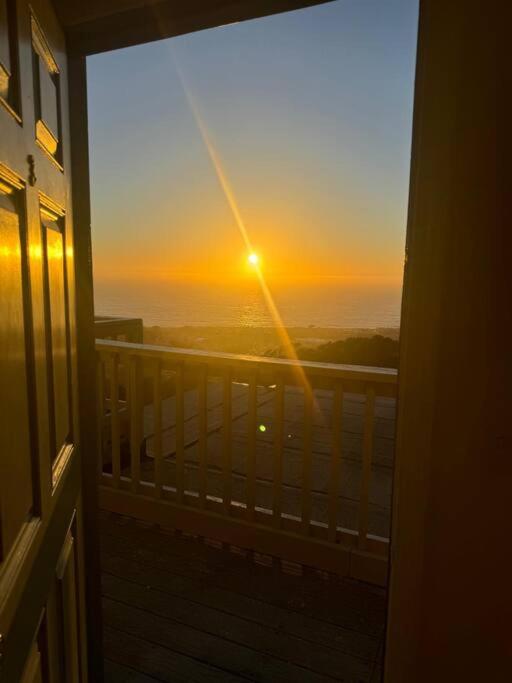 Charming 2BR Coastal Getaway in Pacifica