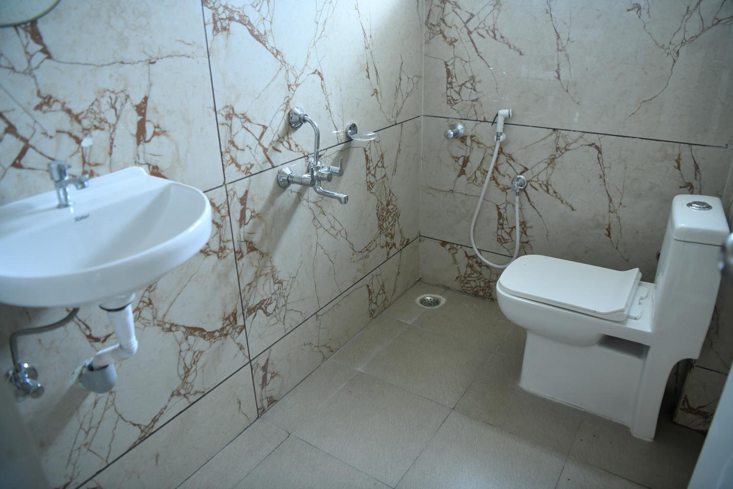 SIGNATURE HOMES LUXURY SERVICE APARTMENT