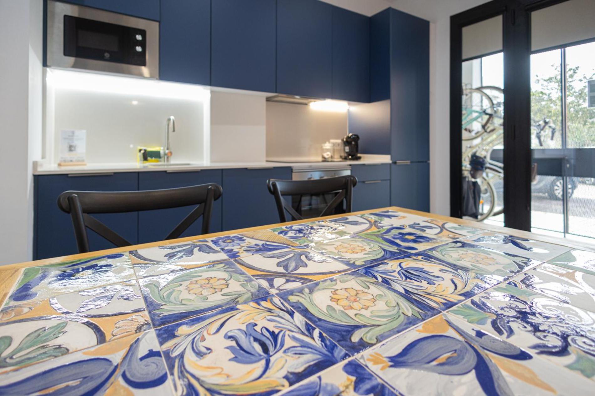 FLORIT FLATS - Stylish Valencia Ceramic Apartments with Free Bicycles by the Joaquin Sorolla Station