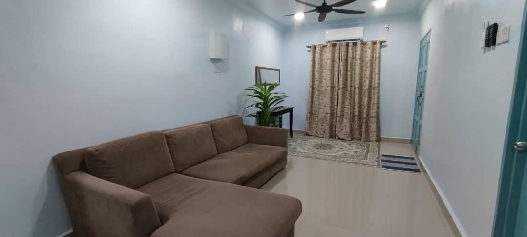 Rumah Biru Homestay photo 1