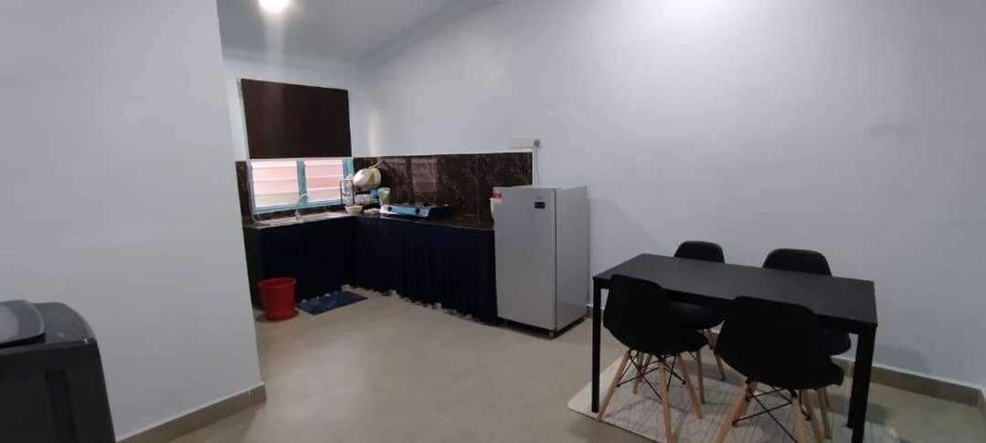Rumah Biru Homestay photo 2