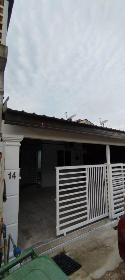 Rumah Biru Homestay photo 3