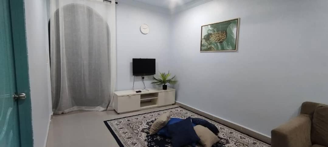 Rumah Biru Homestay photo 6