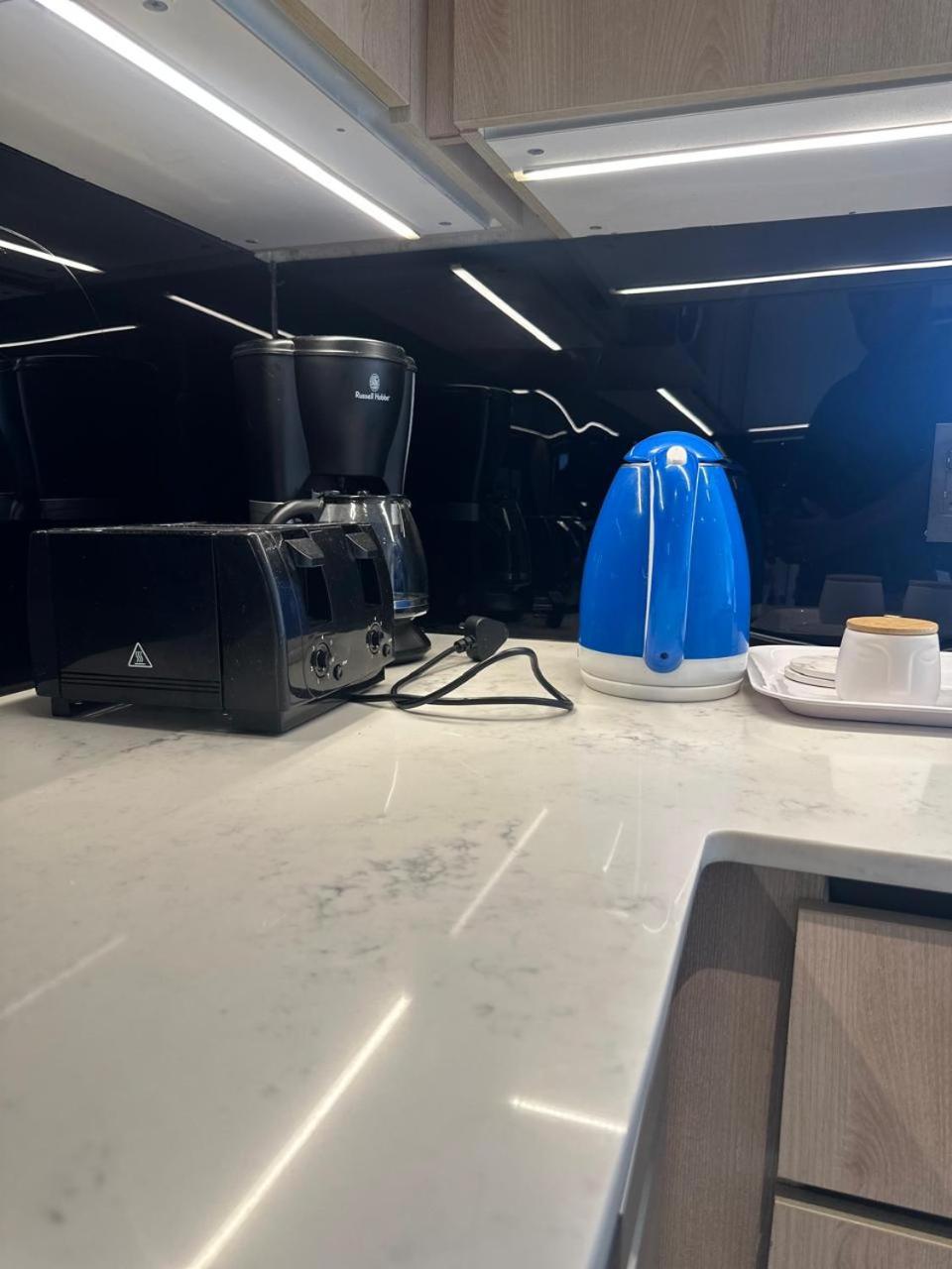 Spacious 2BR APT Near Sandton City -No Loadshedding