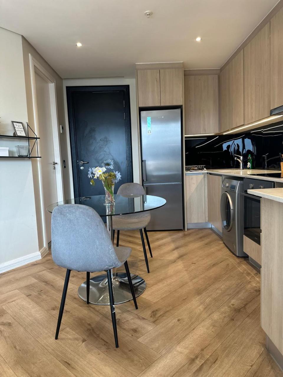 Spacious 2BR APT Near Sandton City -No Loadshedding