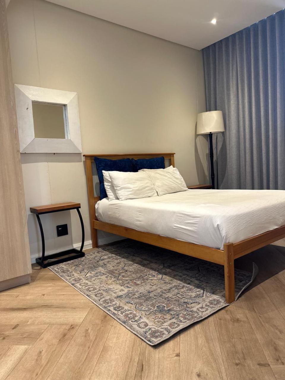 Spacious 2BR APT Near Sandton City -No Loadshedding