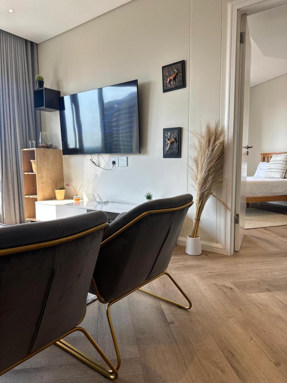 Spacious 2BR APT Near Sandton City -No Loadshedding