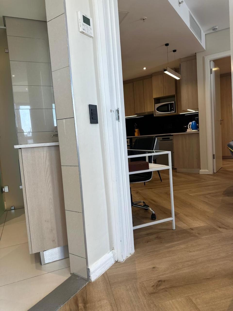 Spacious 2BR APT Near Sandton City -No Loadshedding