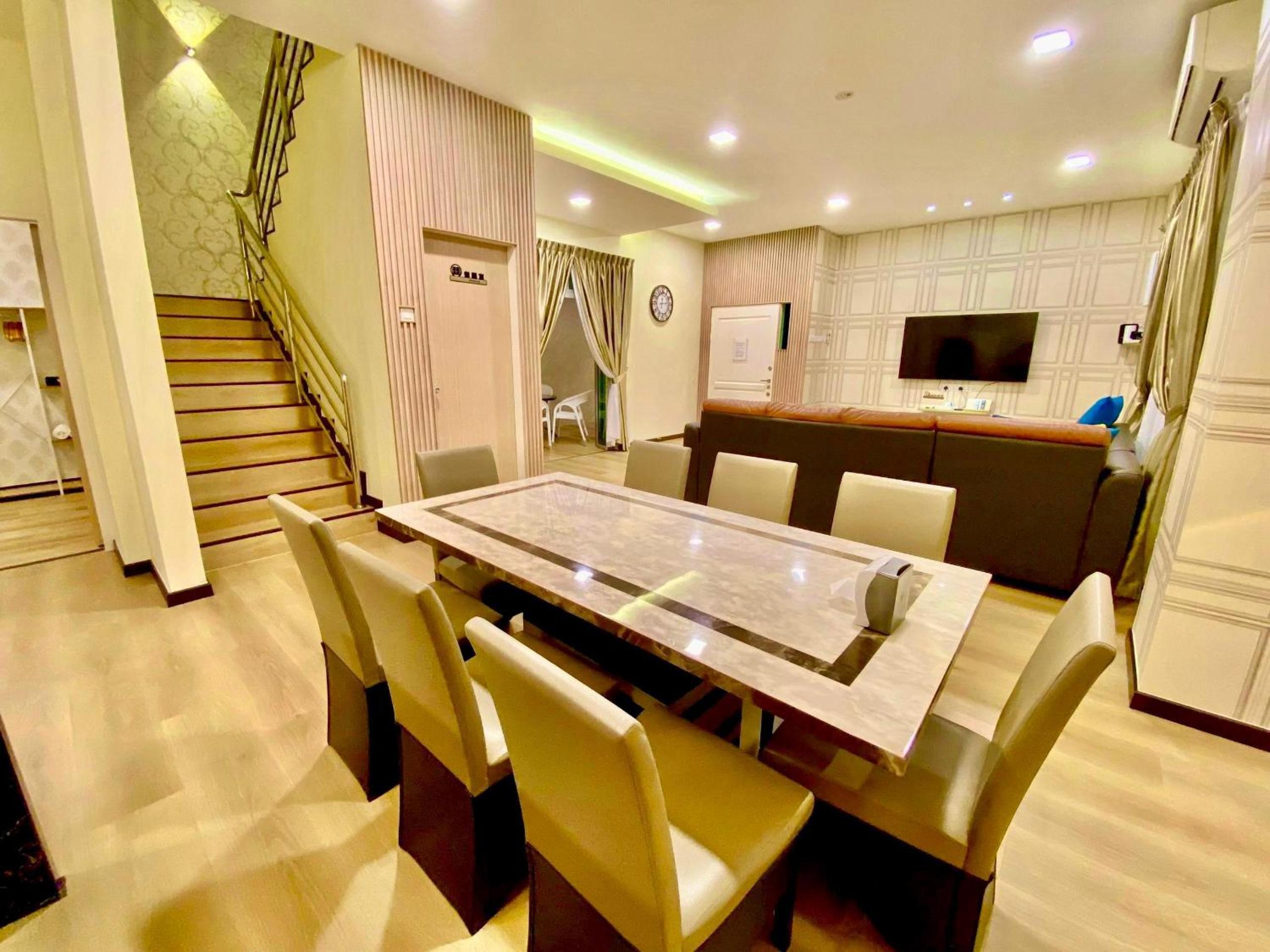 Entire home hosted by Catherine 4 bedroom House photo 3