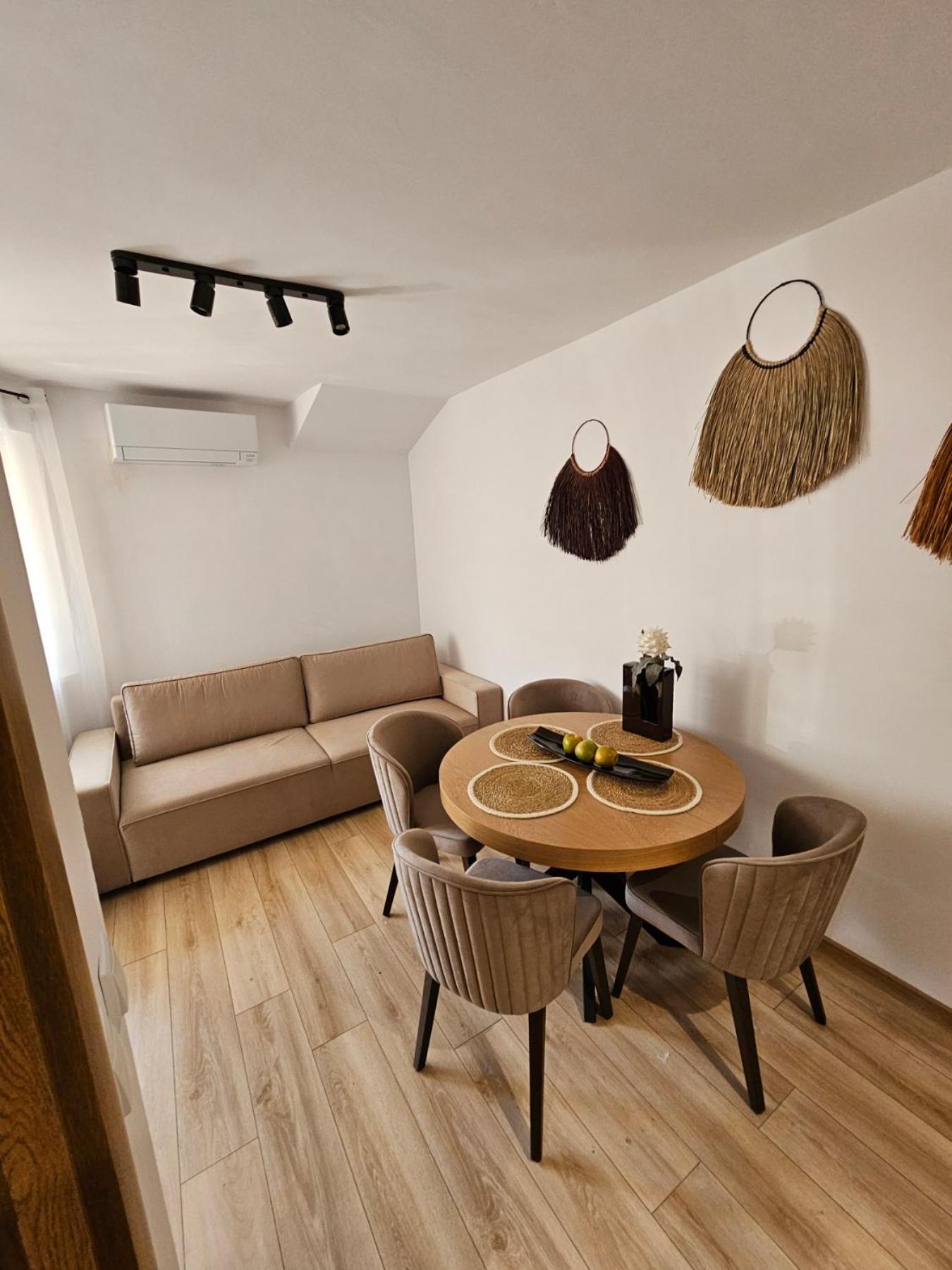 Sunny Boho Home by RV Apartments