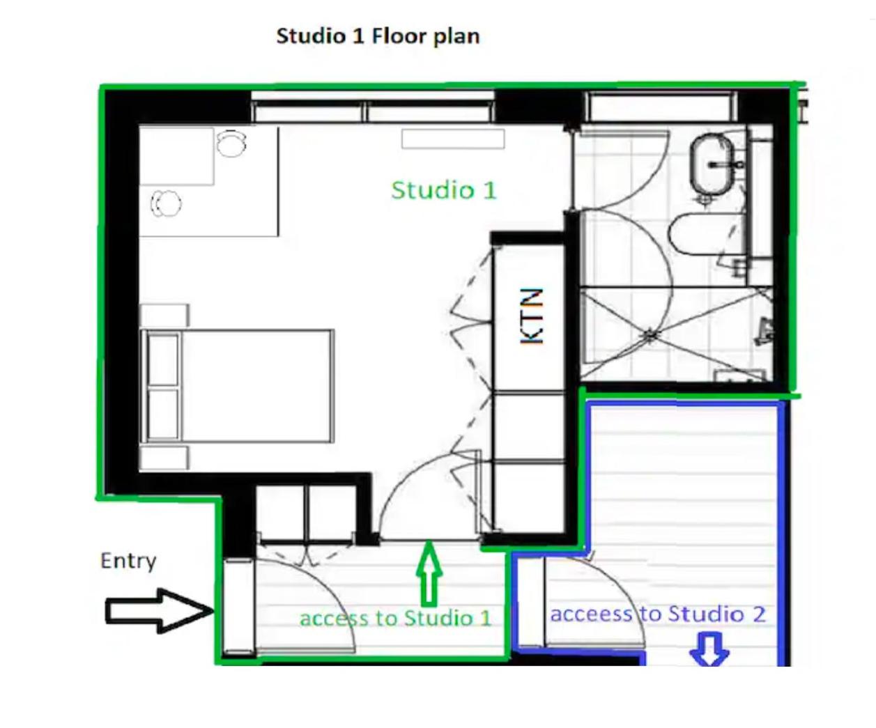 Bondi Central Studio with en-suite, next to Station, plus access to Rooftop BBQ & City View Bliss