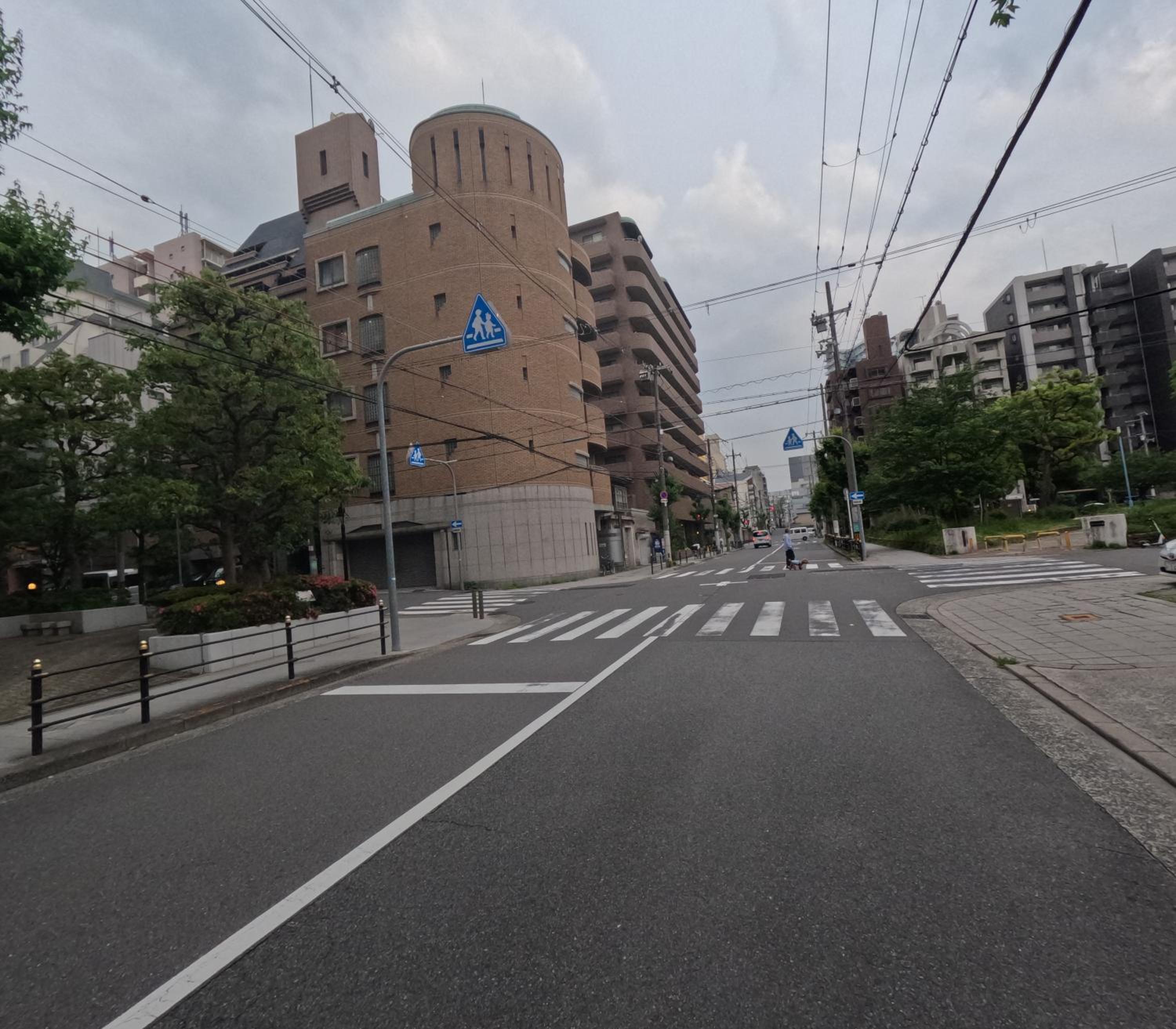 SWEET HOUSE 105 square meters of single floor space 15 minutes on foot to Shinsaibashi Dotonbori 30 minutes to USJ 7 minutes to Umeda