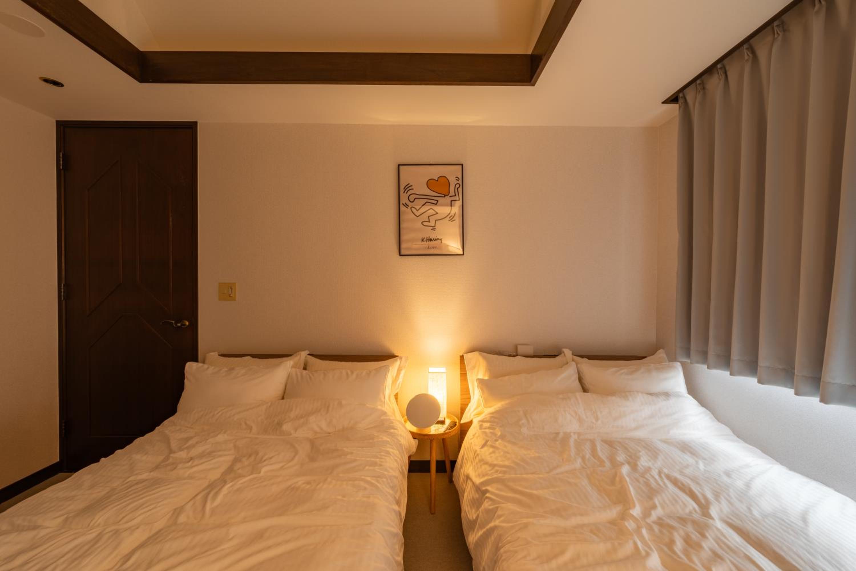 SWEET HOUSE 105 square meters of single floor space 15 minutes on foot to Shinsaibashi Dotonbori 30 minutes to USJ 7 minutes to Umeda