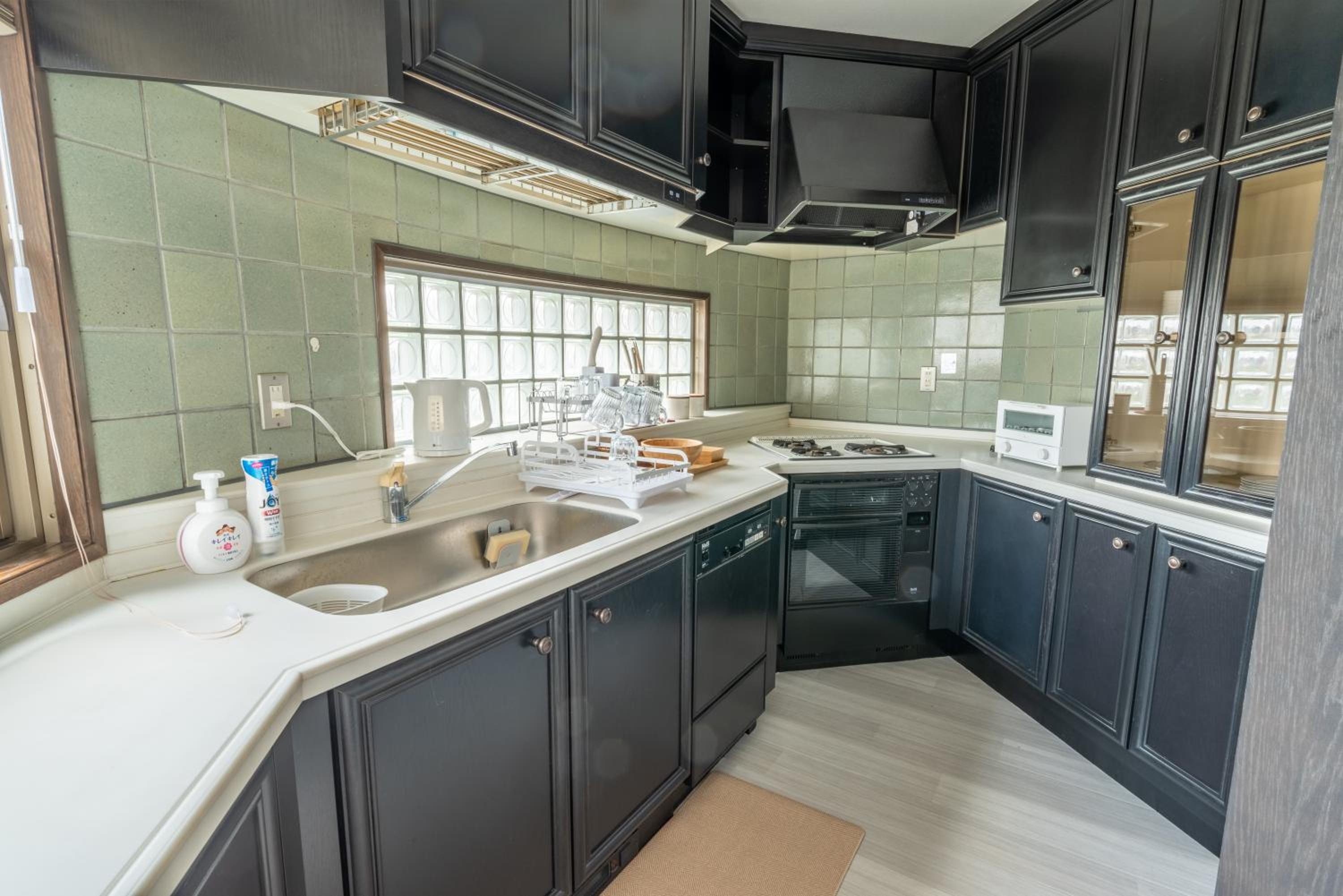 SWEET HOUSE 105 square meters of single floor space 15 minutes on foot to Shinsaibashi Dotonbori 30 minutes to USJ 7 minutes to Umeda