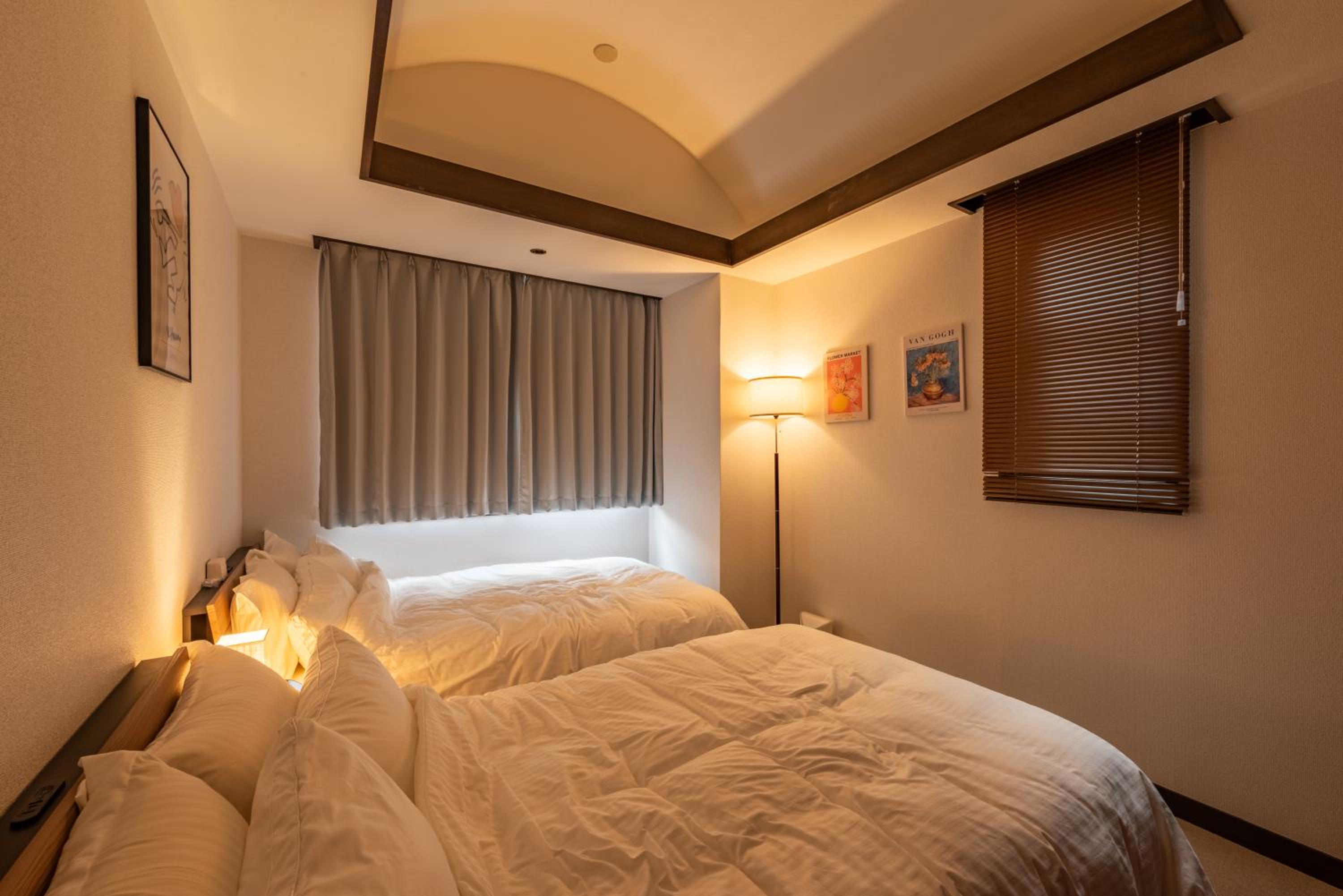 SWEET HOUSE 105 square meters of single floor space 15 minutes on foot to Shinsaibashi Dotonbori 30 minutes to USJ 7 minutes to Umeda