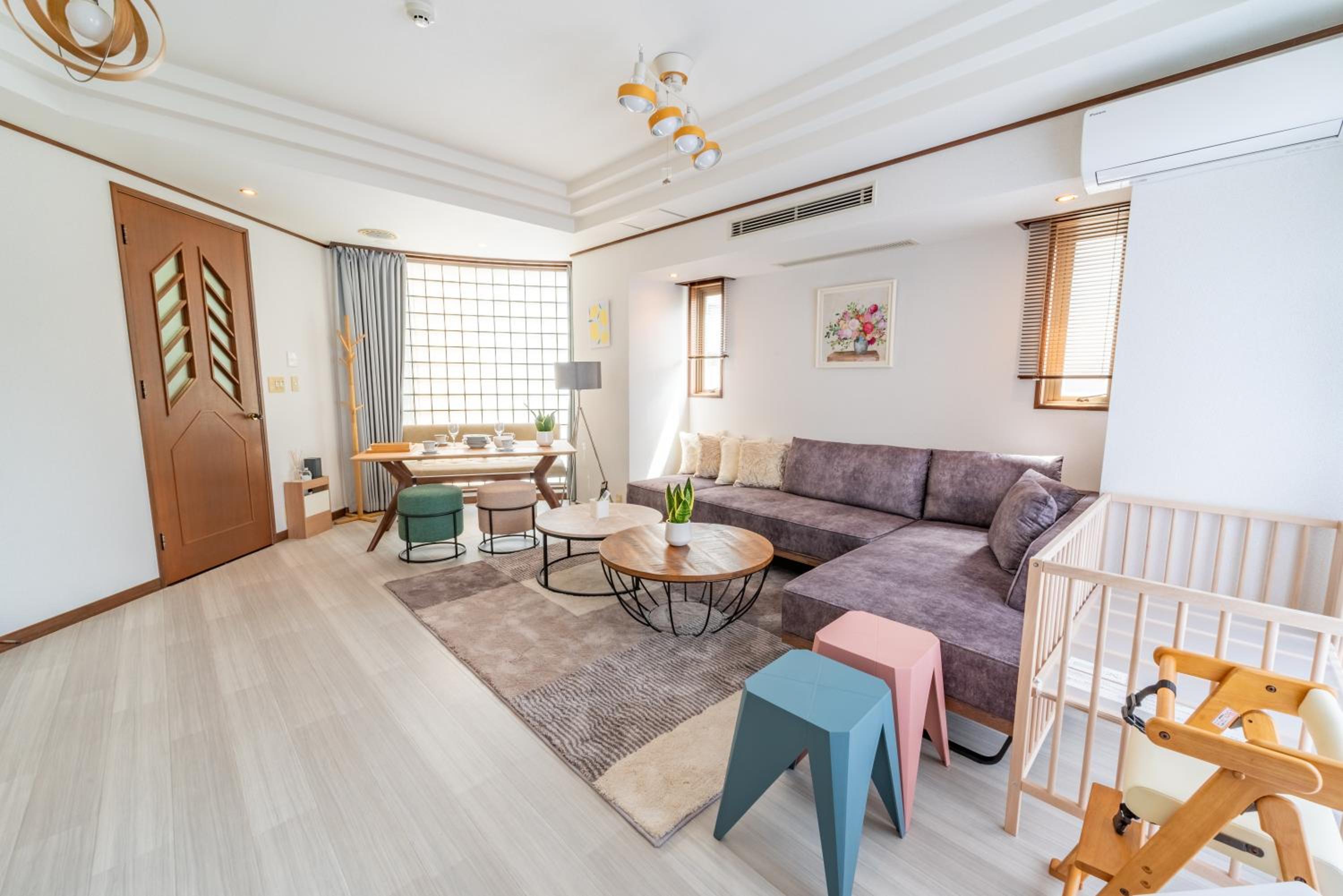 SWEET HOUSE 105 square meters of single floor space 15 minutes on foot to Shinsaibashi Dotonbori 30 minutes to USJ 7 minutes to Umeda