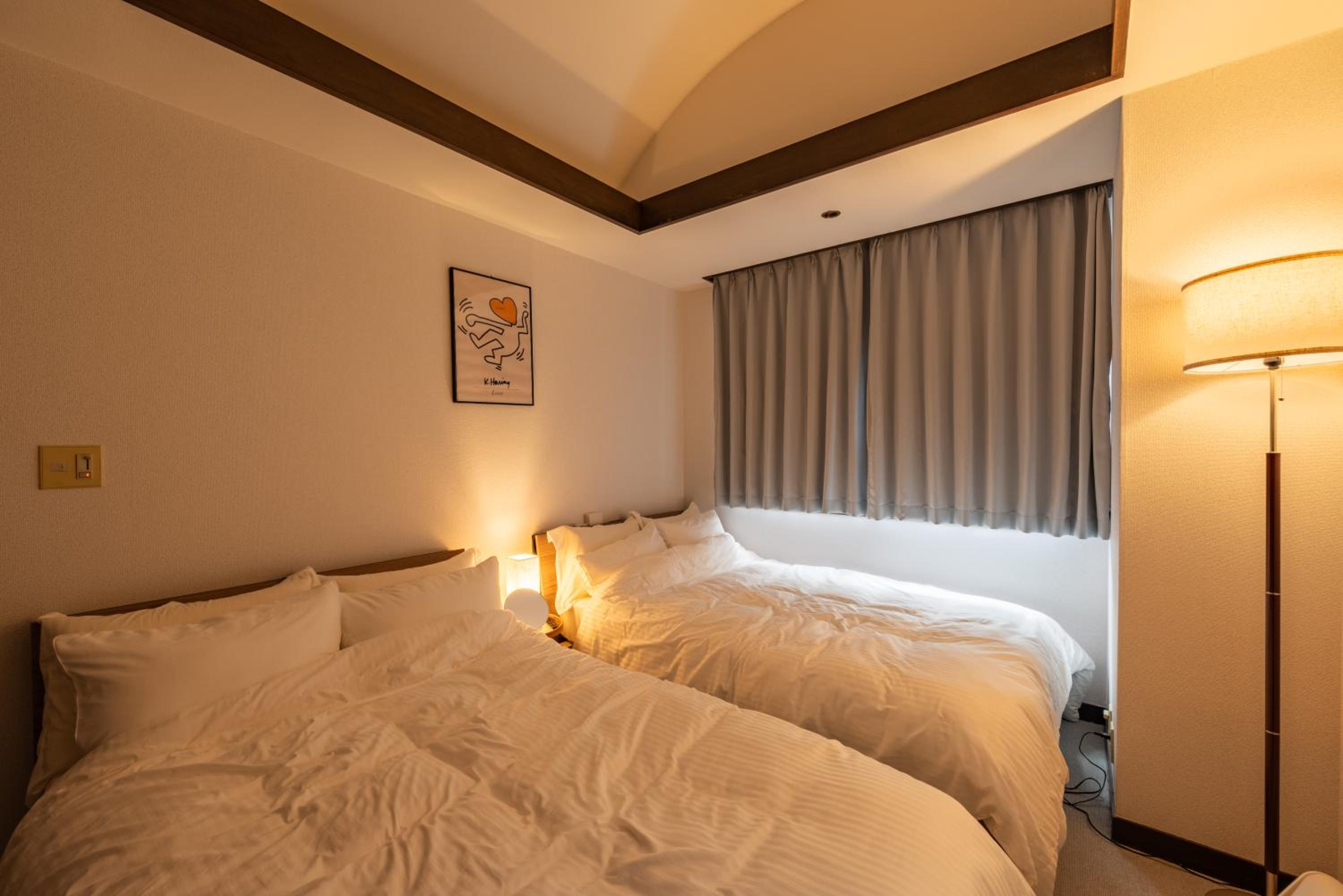 SWEET HOUSE 105 square meters of single floor space 15 minutes on foot to Shinsaibashi Dotonbori 30 minutes to USJ 7 minutes to Umeda