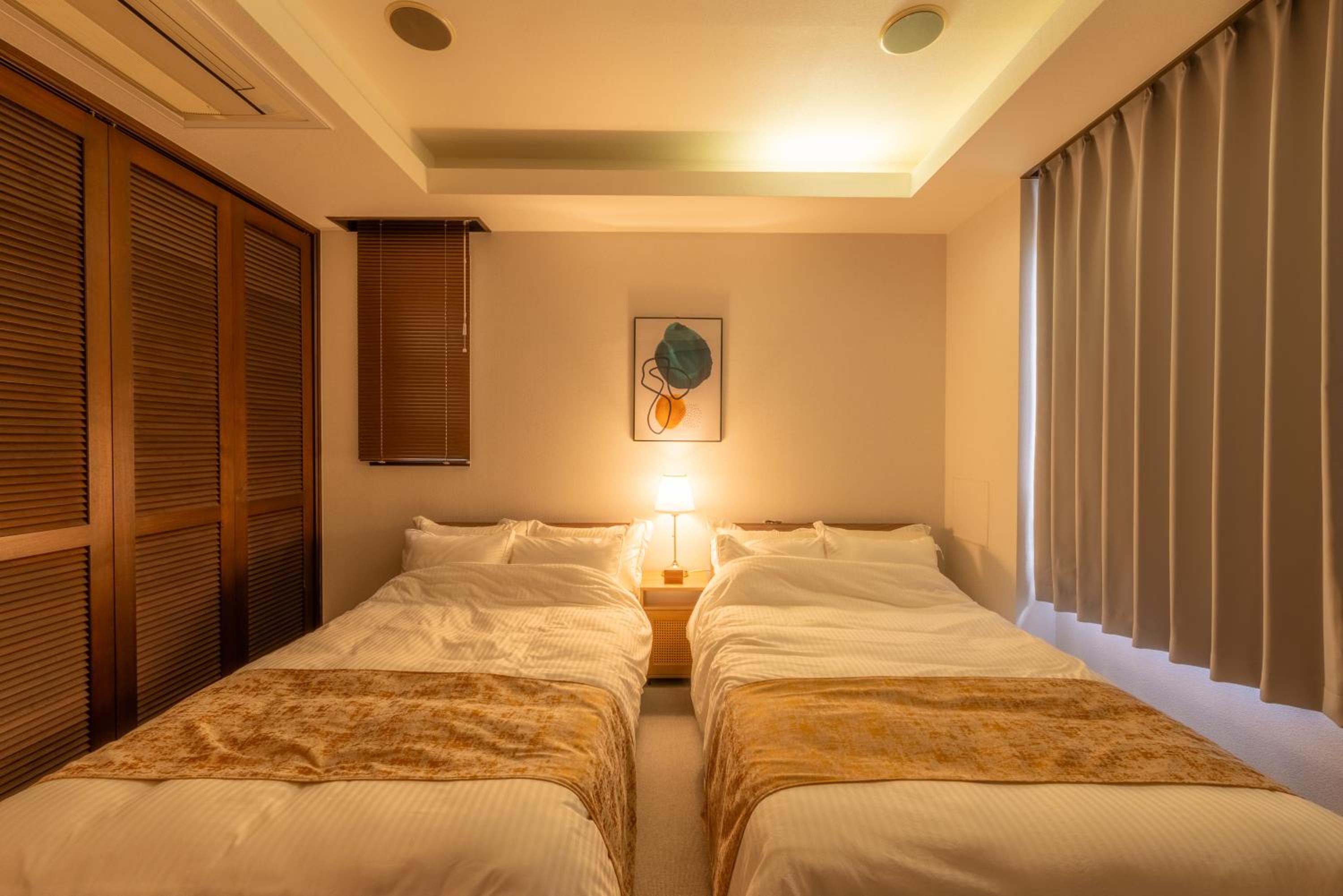 SWEET HOUSE 105 square meters of single floor space 15 minutes on foot to Shinsaibashi Dotonbori 30 minutes to USJ 7 minutes to Umeda
