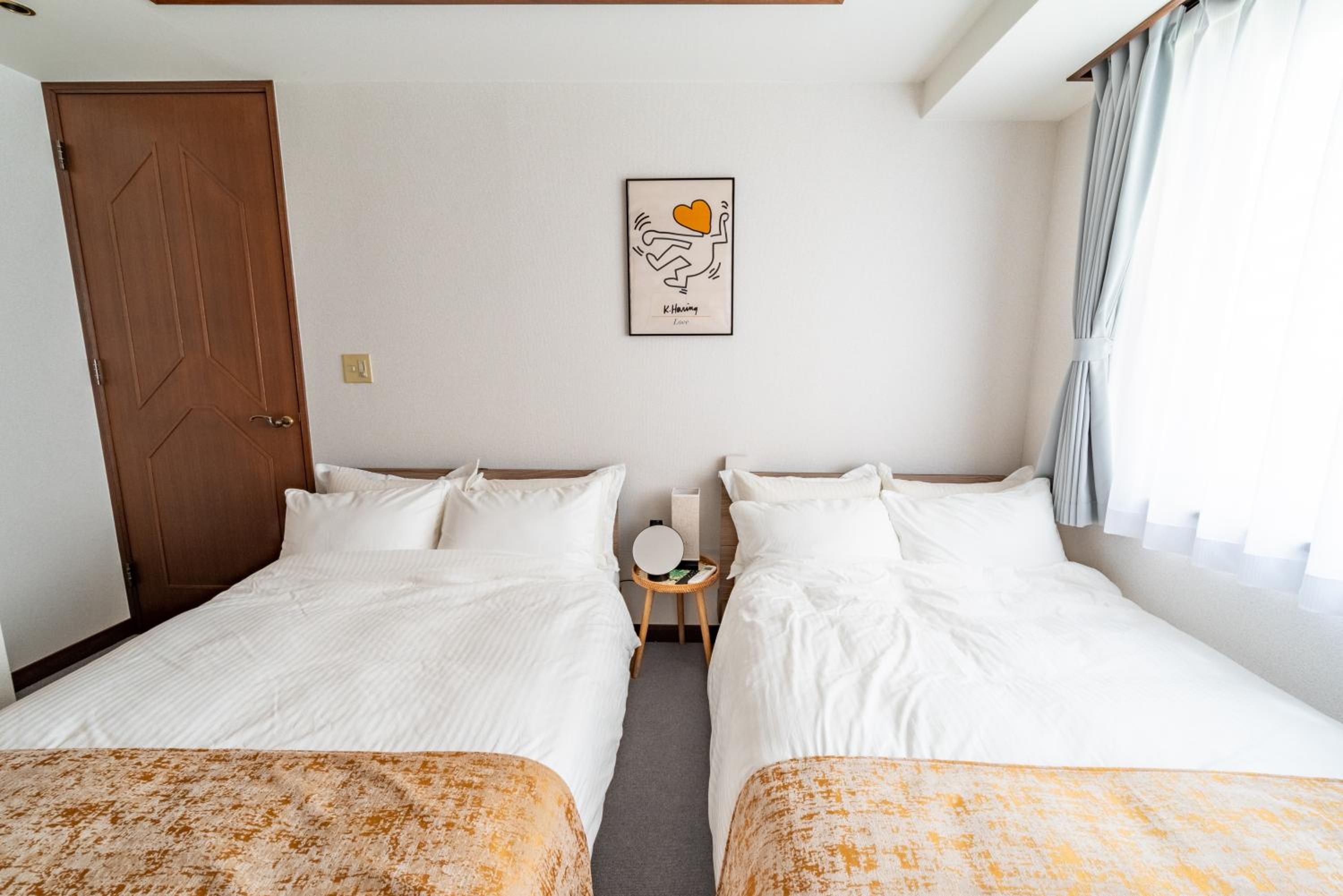 SWEET HOUSE 105 square meters of single floor space 15 minutes on foot to Shinsaibashi Dotonbori 30 minutes to USJ 7 minutes to Umeda