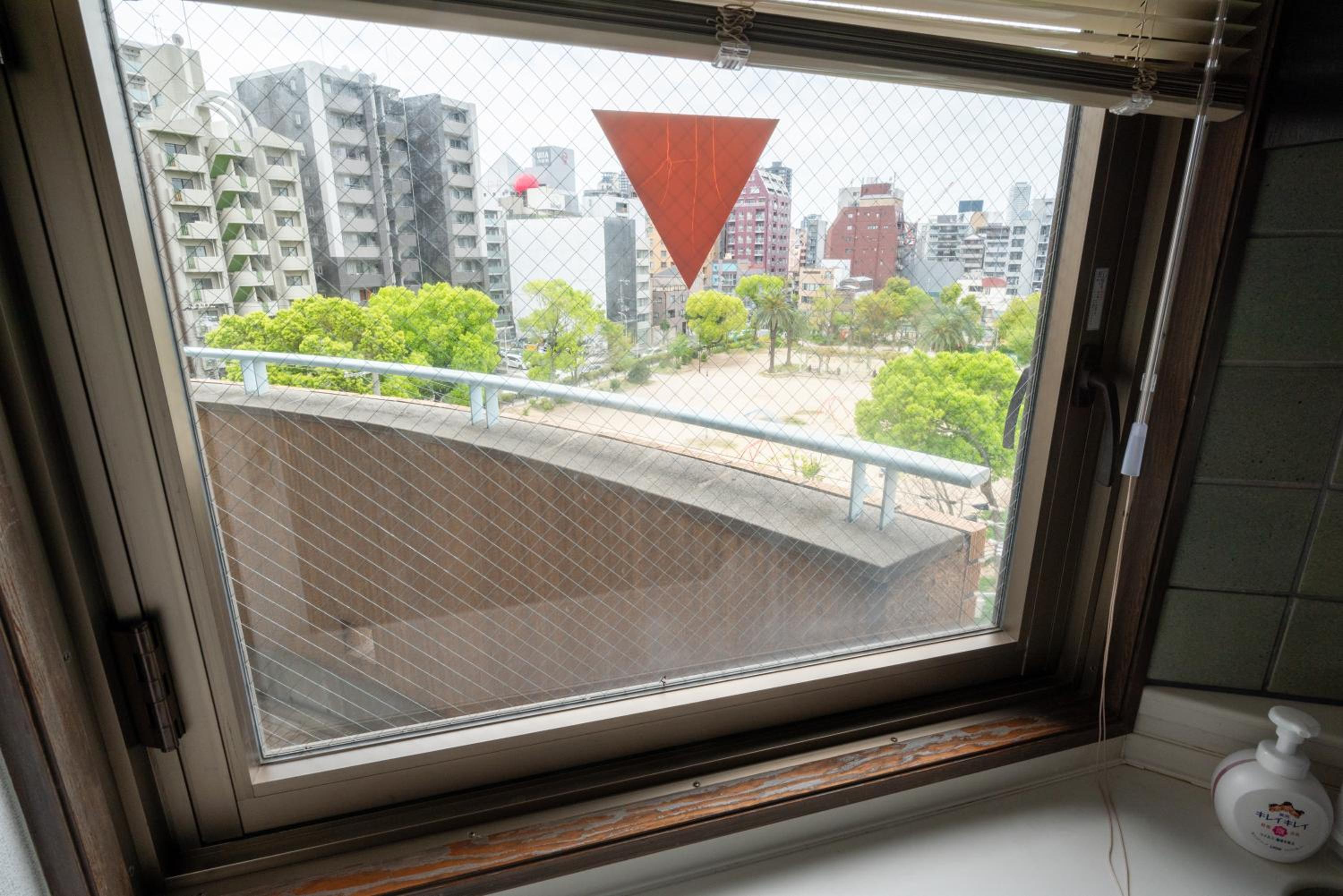 SWEET HOUSE 105 square meters of single floor space 15 minutes on foot to Shinsaibashi Dotonbori 30 minutes to USJ 7 minutes to Umeda