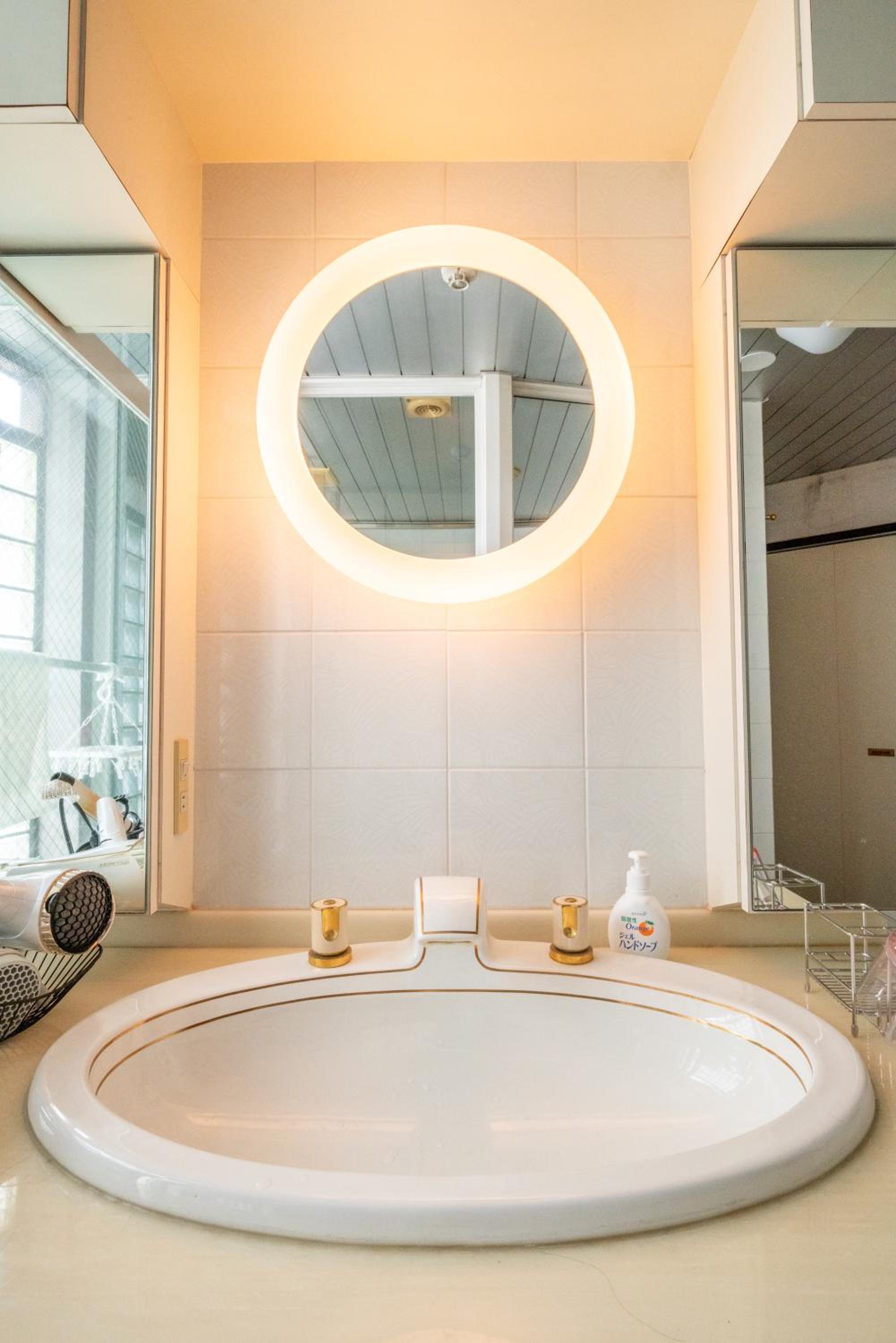 SWEET HOUSE 105 square meters of single floor space 15 minutes on foot to Shinsaibashi Dotonbori 30 minutes to USJ 7 minutes to Umeda